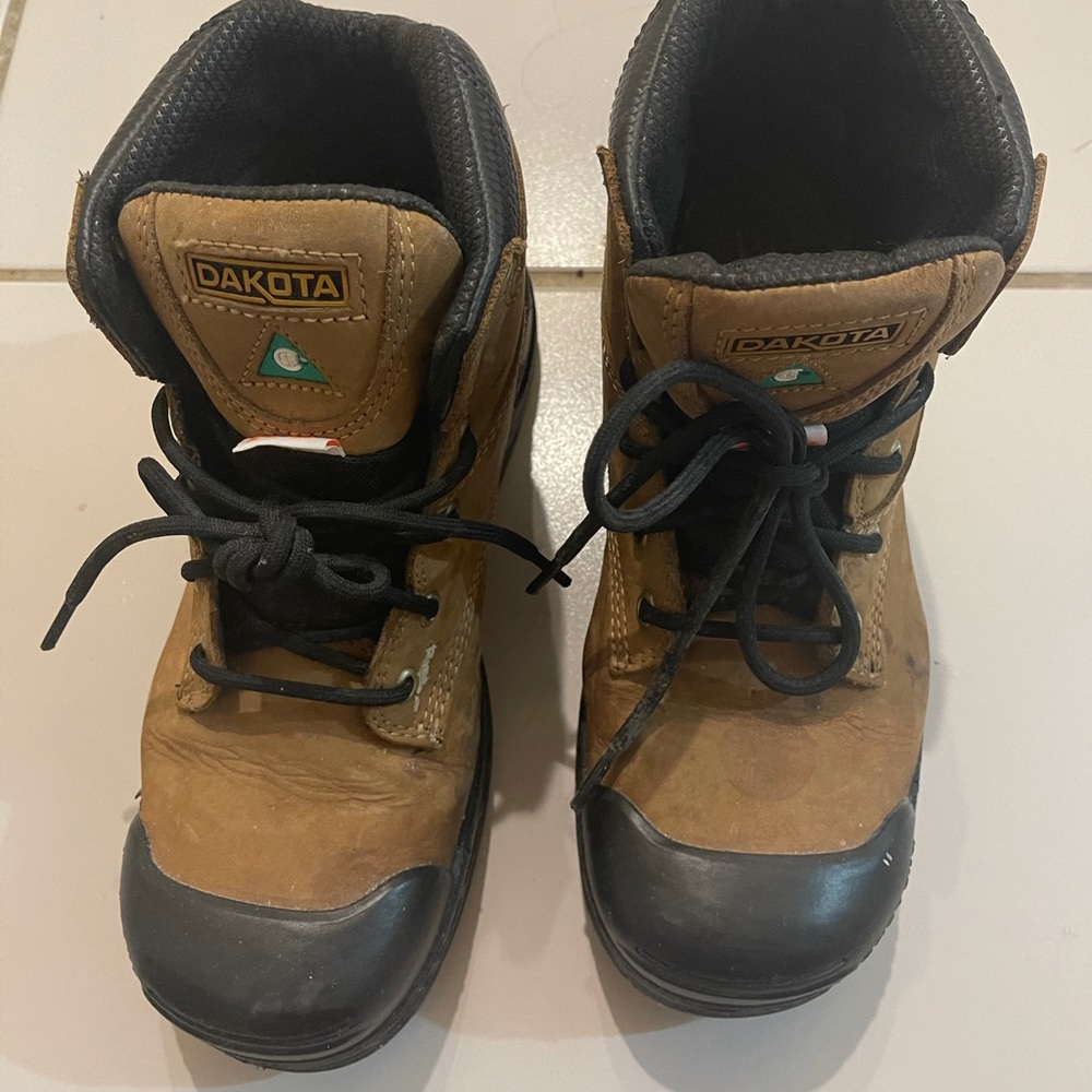 Steal toe boots